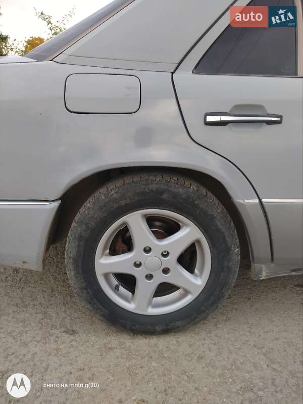 Седан Mercedes-Benz E-Class 1991 в Каменец-Подольском