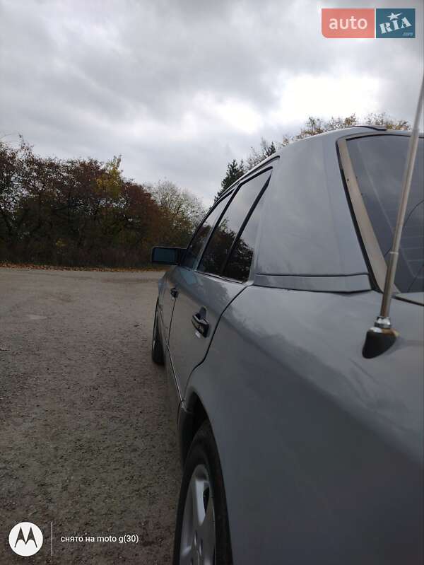 Седан Mercedes-Benz E-Class 1991 в Каменец-Подольском