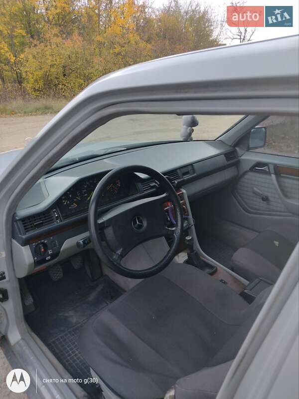 Седан Mercedes-Benz E-Class 1991 в Каменец-Подольском