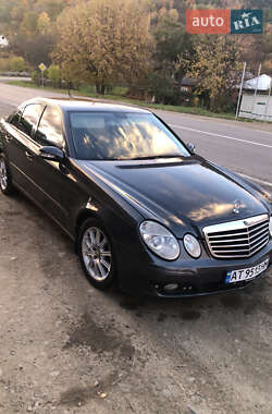 Седан Mercedes-Benz E-Class 2005 в Косові Седан Mercedes-Benz E-Class 2005 в Косові