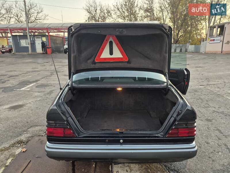 Купе Mercedes-Benz E-Class 1995 в Харькове