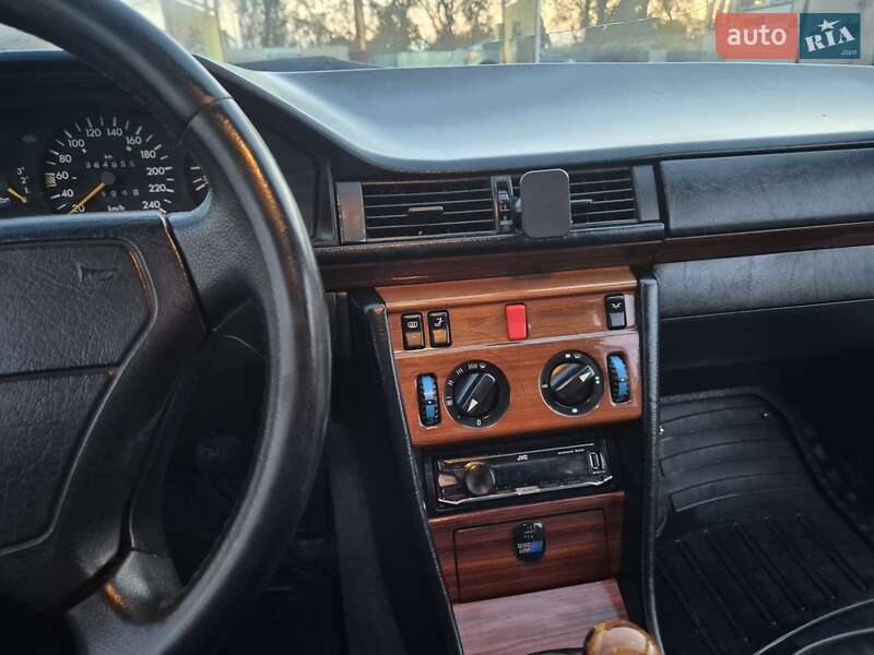 Купе Mercedes-Benz E-Class 1995 в Харькове