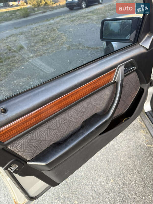 Седан Mercedes-Benz E-Class 1995 в Києві