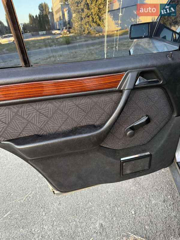 Седан Mercedes-Benz E-Class 1995 в Києві