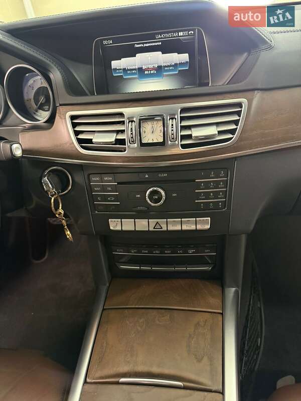 Седан Mercedes-Benz E-Class 2015 в Києві фото 13 Седан Mercedes-Benz E-Class 2015 в Києві