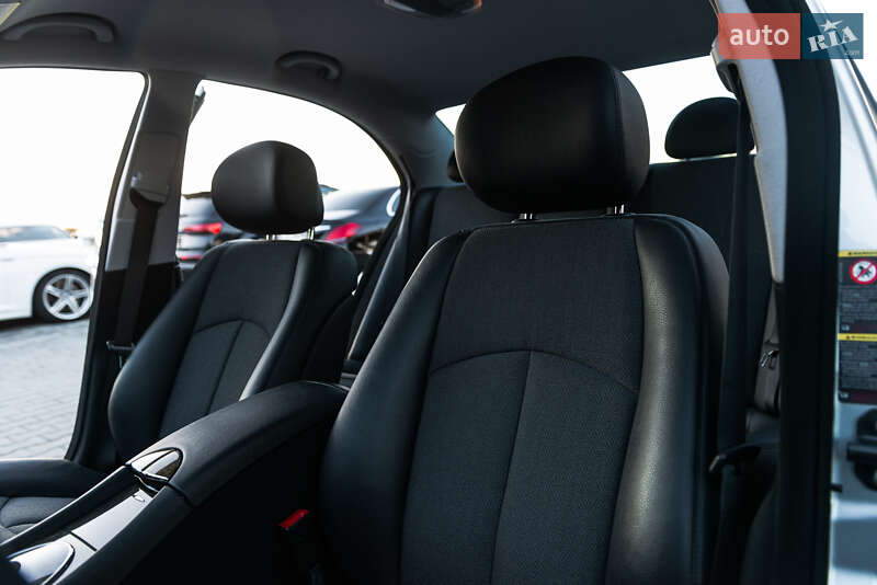 Седан Mercedes-Benz E-Class 2006 в Мукачевому фото 40 Седан Mercedes-Benz E-Class 2006 в Мукачевому