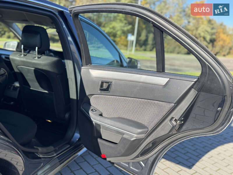 Седан Mercedes-Benz E-Class 2012 в Львові фото 39 Седан Mercedes-Benz E-Class 2012 в Львові