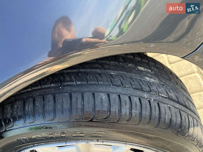 Седан Mercedes-Benz E-Class 2001 в Кам'янець-Подільському