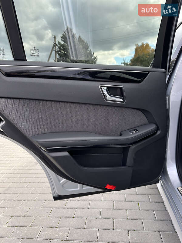 Седан Mercedes-Benz E-Class 2010 в Бершади фото 32 Седан Mercedes-Benz E-Class 2010 в Бершади