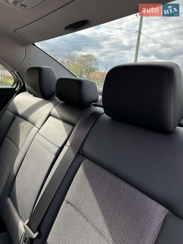 Седан Mercedes-Benz E-Class 2010 в Бершади фото 38 Седан Mercedes-Benz E-Class 2010 в Бершади