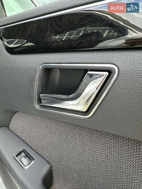 Седан Mercedes-Benz E-Class 2010 в Бершади фото 47 Седан Mercedes-Benz E-Class 2010 в Бершади