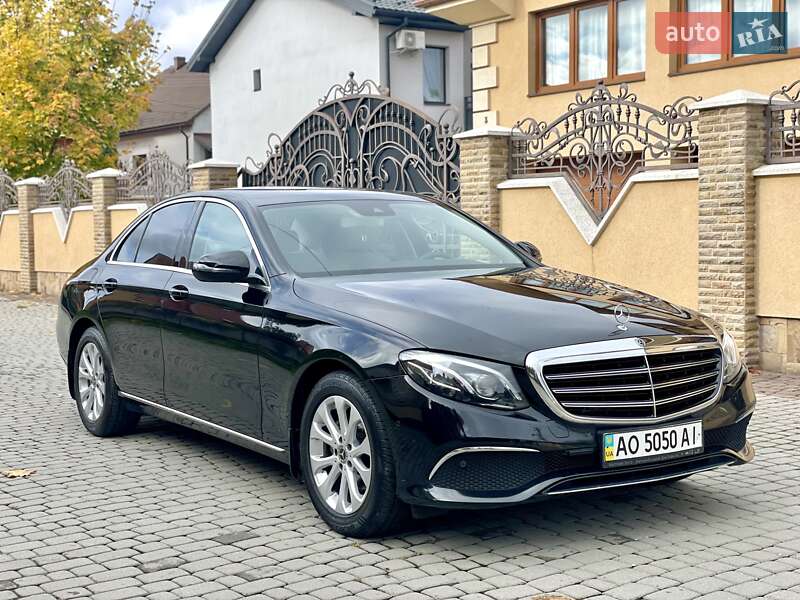 Седан Mercedes-Benz E-Class 2017 в Мукачевому фото Седан Mercedes-Benz E-Class 2017 в Мукачевому