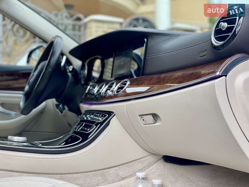 Седан Mercedes-Benz E-Class 2017 в Мукачевому фото 28 Седан Mercedes-Benz E-Class 2017 в Мукачевому