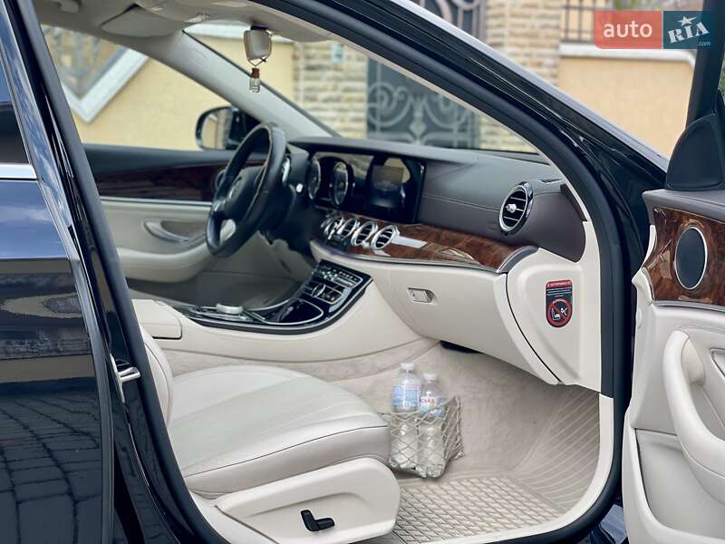 Седан Mercedes-Benz E-Class 2017 в Мукачевому фото 27 Седан Mercedes-Benz E-Class 2017 в Мукачевому
