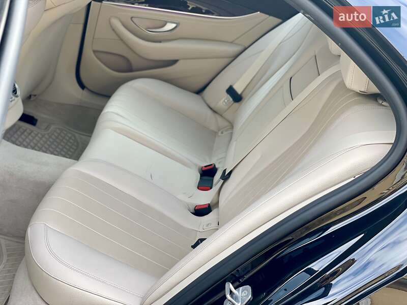 Седан Mercedes-Benz E-Class 2017 в Мукачевому фото 39 Седан Mercedes-Benz E-Class 2017 в Мукачевому