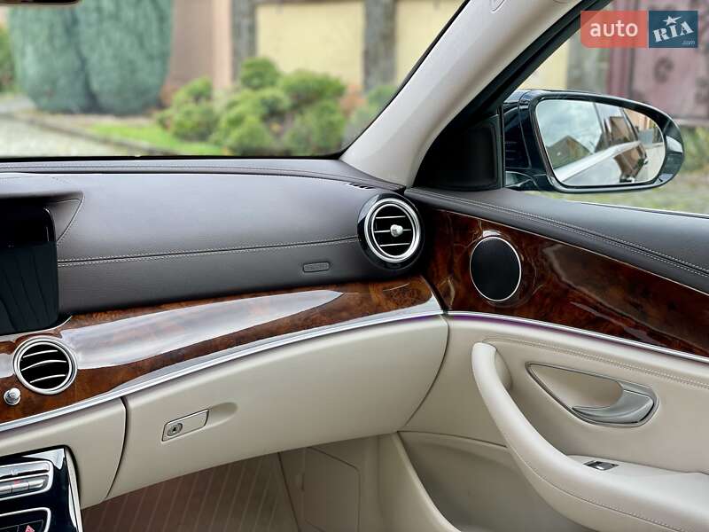 Седан Mercedes-Benz E-Class 2017 в Мукачевому фото 54 Седан Mercedes-Benz E-Class 2017 в Мукачевому