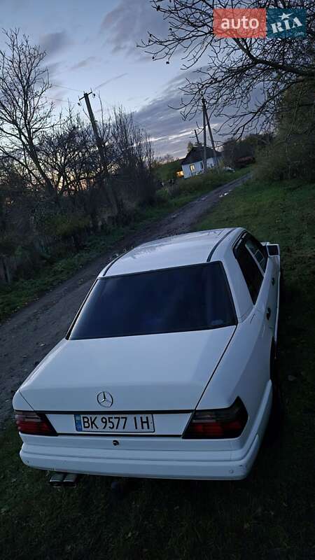 Седан Mercedes-Benz E-Class 1988 в Рівному фото 6 Седан Mercedes-Benz E-Class 1988 в Рівному