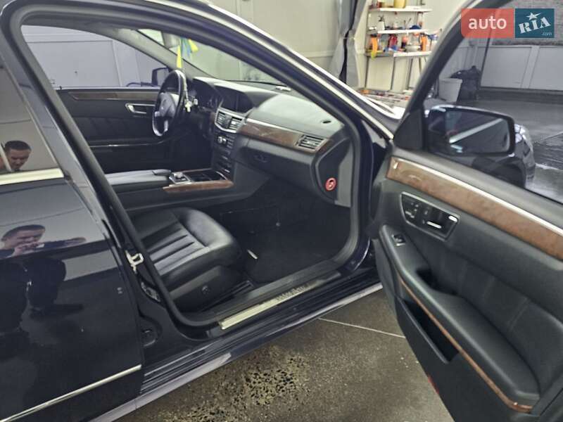 Универсал Mercedes-Benz E-Class 2012 в Львове