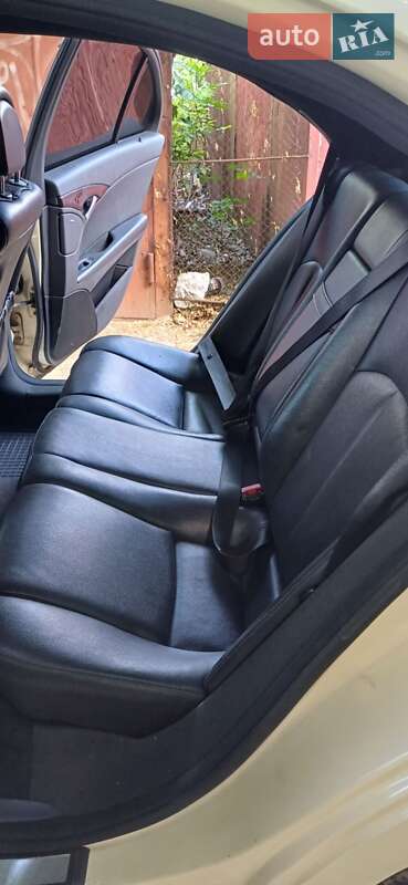Седан Mercedes-Benz E-Class 2005 в Кривом Роге