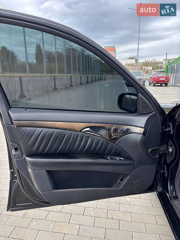 Седан Mercedes-Benz E-Class 2004 в Первомайске