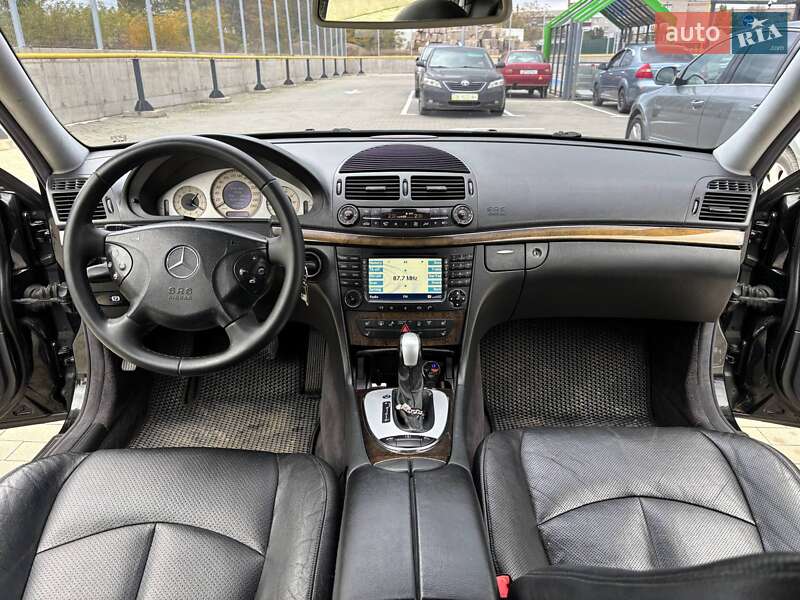 Седан Mercedes-Benz E-Class 2004 в Первомайске