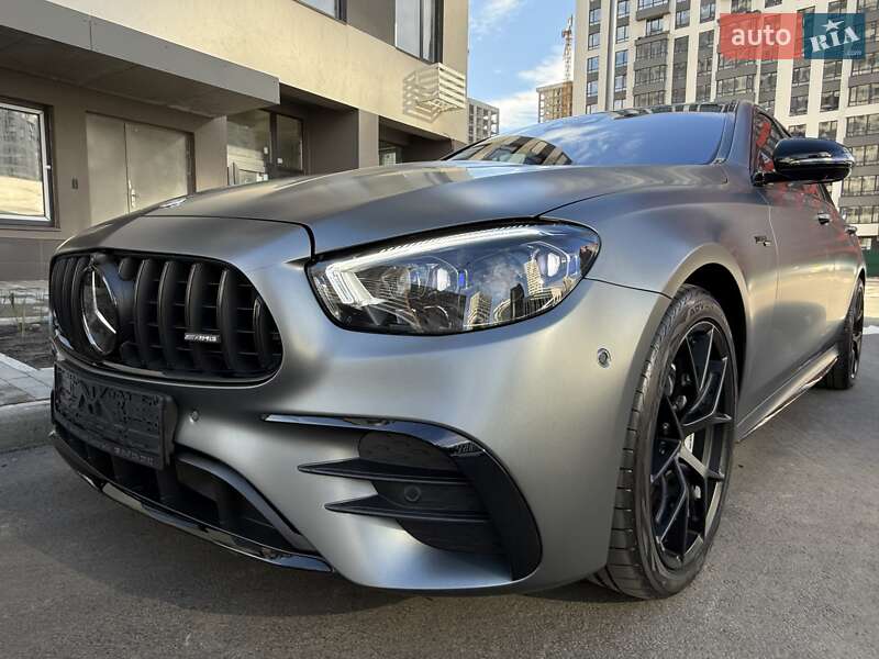 Mercedes-Benz E-Class 2022