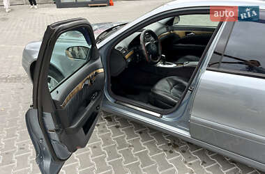 Седан Mercedes-Benz E-Class 2005 в  фото 11 Седан Mercedes-Benz E-Class 2005 в