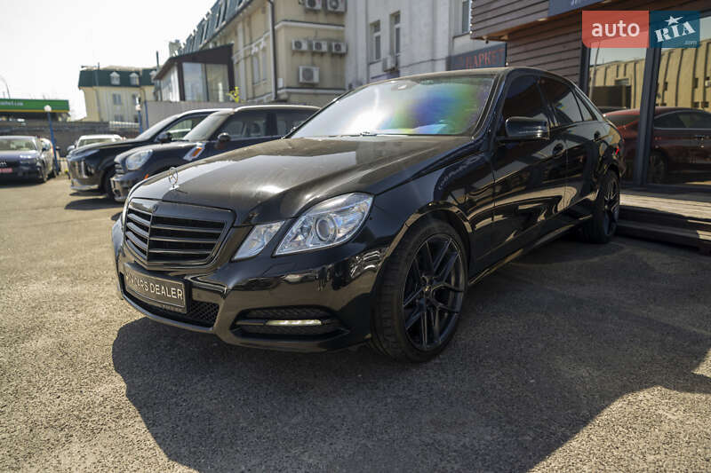 Седан Mercedes-Benz E-Class 2010 в Киеве фото 3 Седан Mercedes-Benz E-Class 2010 в Киеве