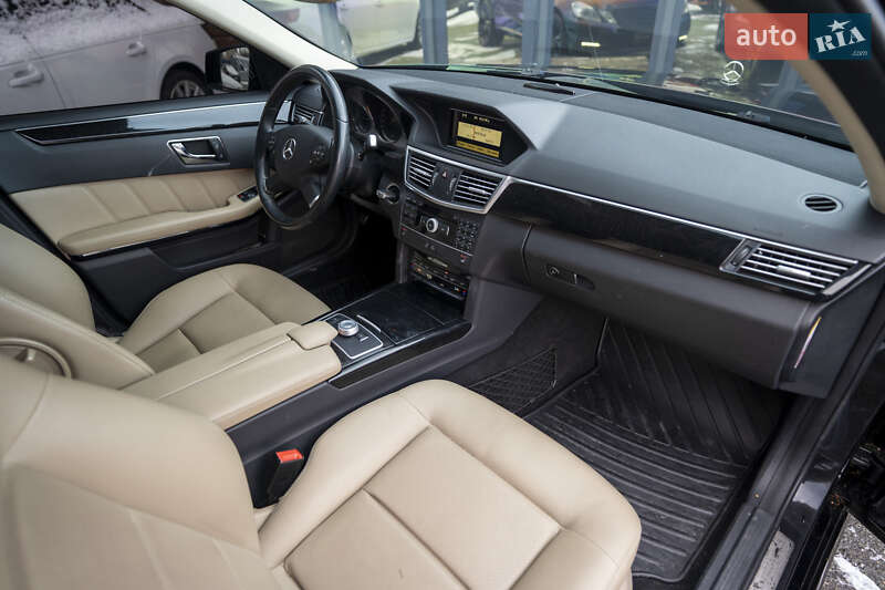 Седан Mercedes-Benz E-Class 2010 в Киеве фото 26 Седан Mercedes-Benz E-Class 2010 в Киеве