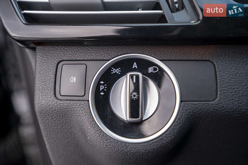 Седан Mercedes-Benz E-Class 2010 в Киеве фото 29 Седан Mercedes-Benz E-Class 2010 в Киеве