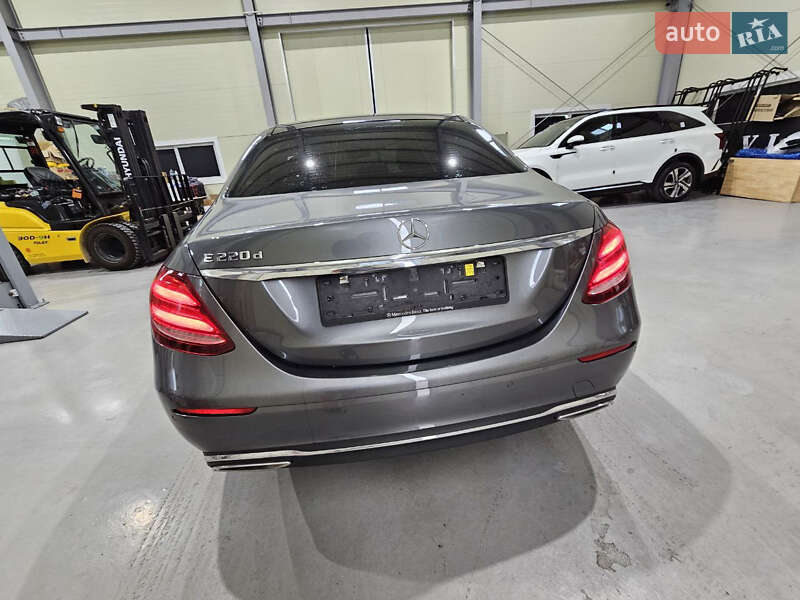 Седан Mercedes-Benz E-Class 2017 в Львові