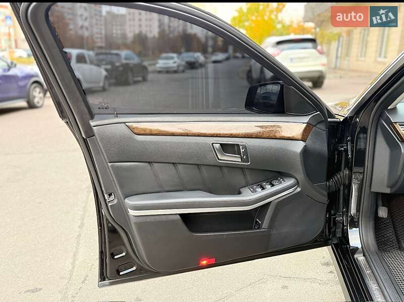 Седан Mercedes-Benz E-Class 2012 в Харькове фото 12 Седан Mercedes-Benz E-Class 2012 в Харькове