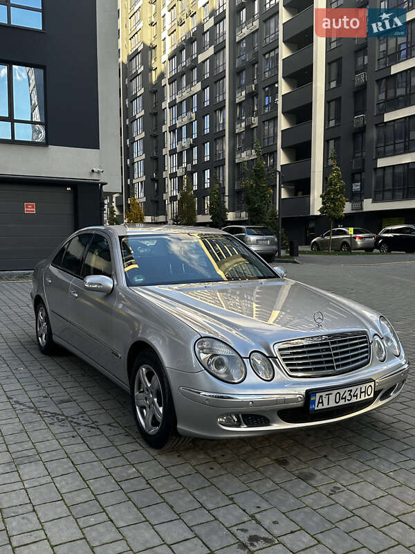 Седан Mercedes-Benz E-Class 2004 в Ивано-Франковске