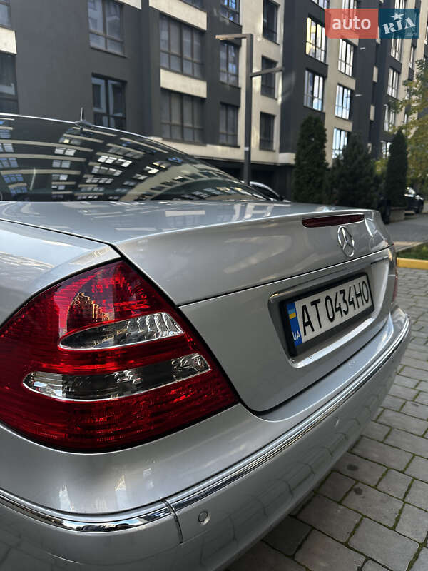 Седан Mercedes-Benz E-Class 2004 в Ивано-Франковске