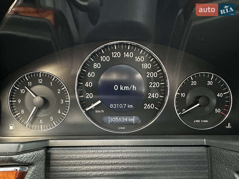 Седан Mercedes-Benz E-Class 2004 в Ивано-Франковске