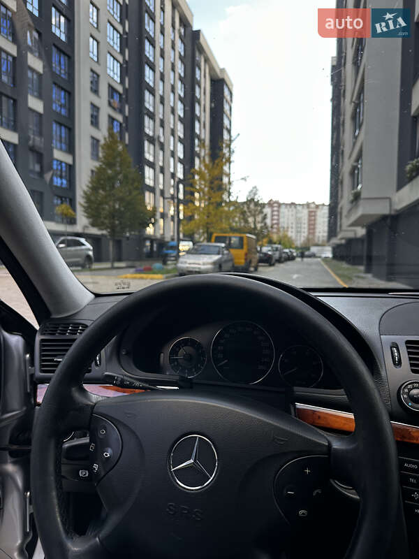 Седан Mercedes-Benz E-Class 2004 в Ивано-Франковске