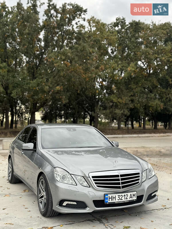 Седан Mercedes-Benz E-Class 2010 в Києві фото 10 Седан Mercedes-Benz E-Class 2010 в Києві