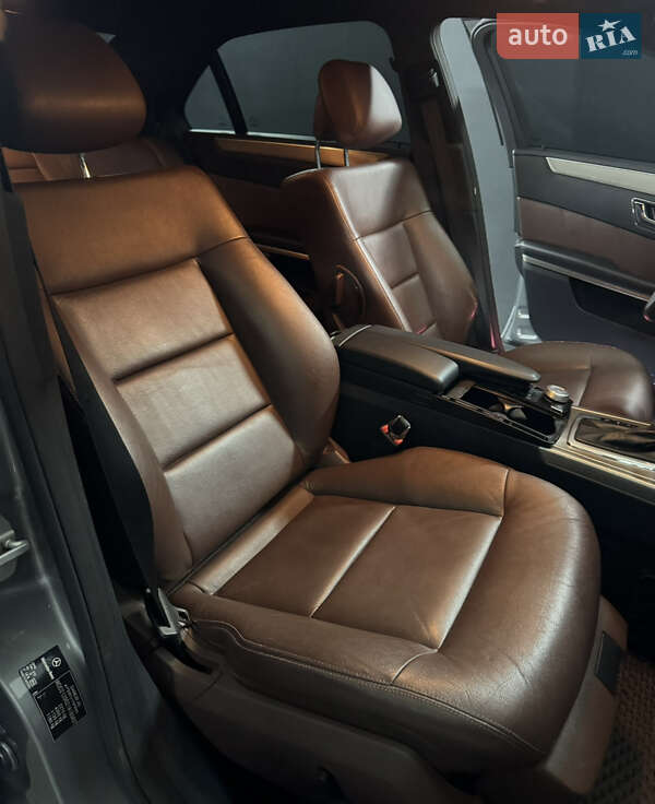 Седан Mercedes-Benz E-Class 2010 в Києві фото 28 Седан Mercedes-Benz E-Class 2010 в Києві