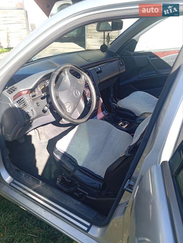 Седан Mercedes-Benz E-Class 2001 в Черновцах фото 3 Седан Mercedes-Benz E-Class 2001 в Черновцах