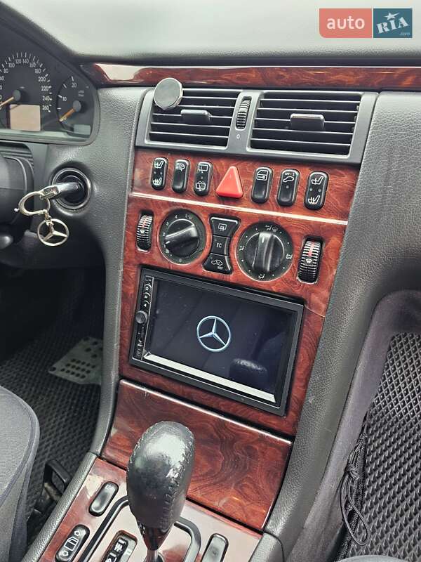 Универсал Mercedes-Benz E-Class 2002 в Запорожье