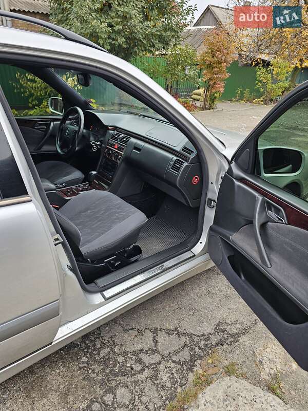 Универсал Mercedes-Benz E-Class 2002 в Запорожье