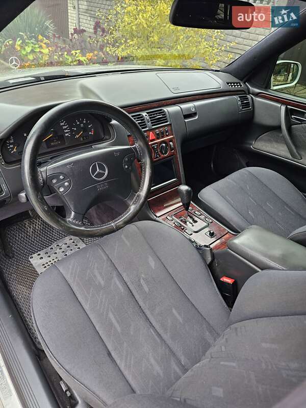 Универсал Mercedes-Benz E-Class 2002 в Запорожье