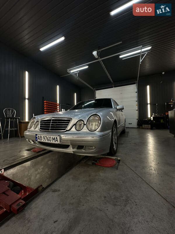 Mercedes-Benz E-Class 2001