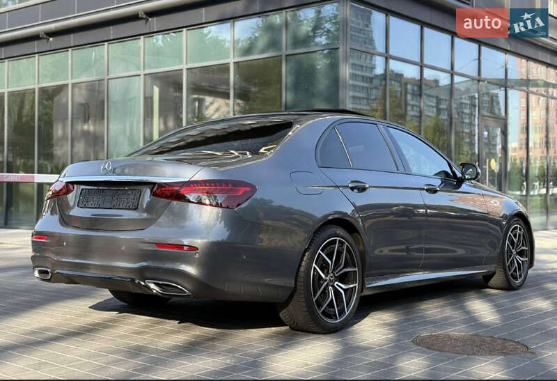 Седан Mercedes-Benz E-Class 2023 в Львові