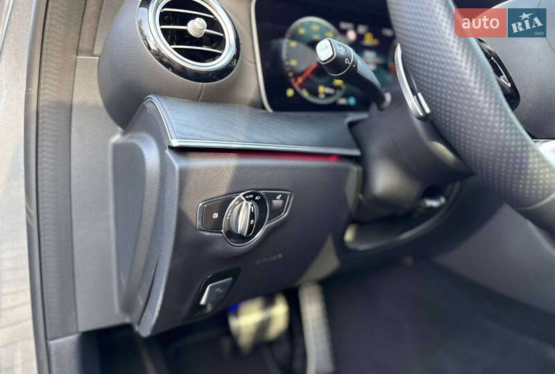 Седан Mercedes-Benz E-Class 2023 в Львові