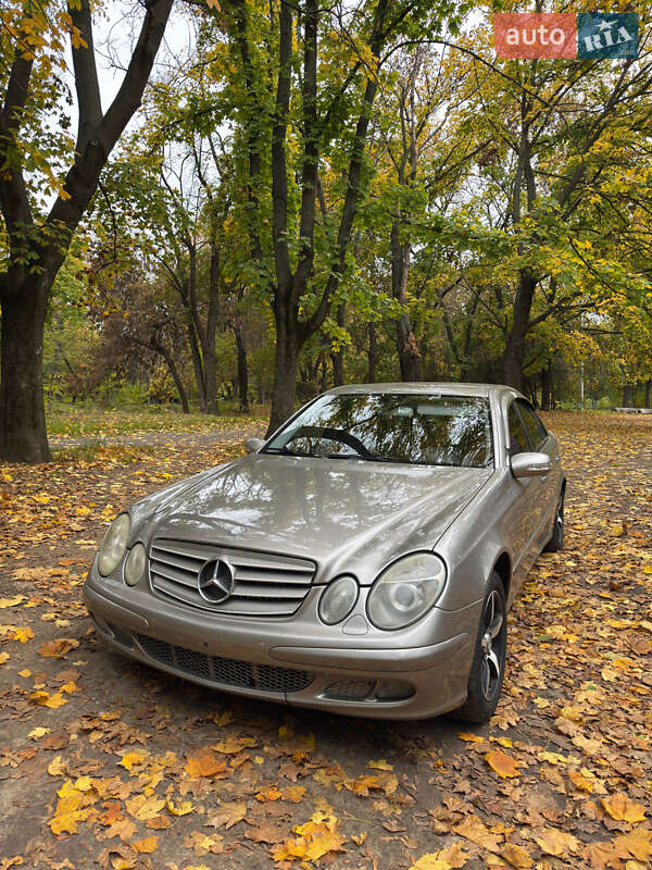 Mercedes-Benz E-Class 2004