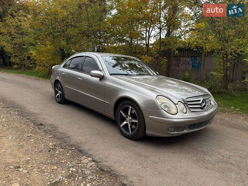 Седан Mercedes-Benz E-Class 2004 в Кременчуге фото 5 Седан Mercedes-Benz E-Class 2004 в Кременчуге