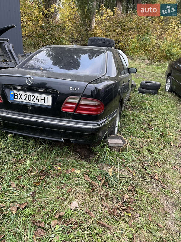 Mercedes-Benz E-Class 2000 Mercedes-Benz E-Class 2000