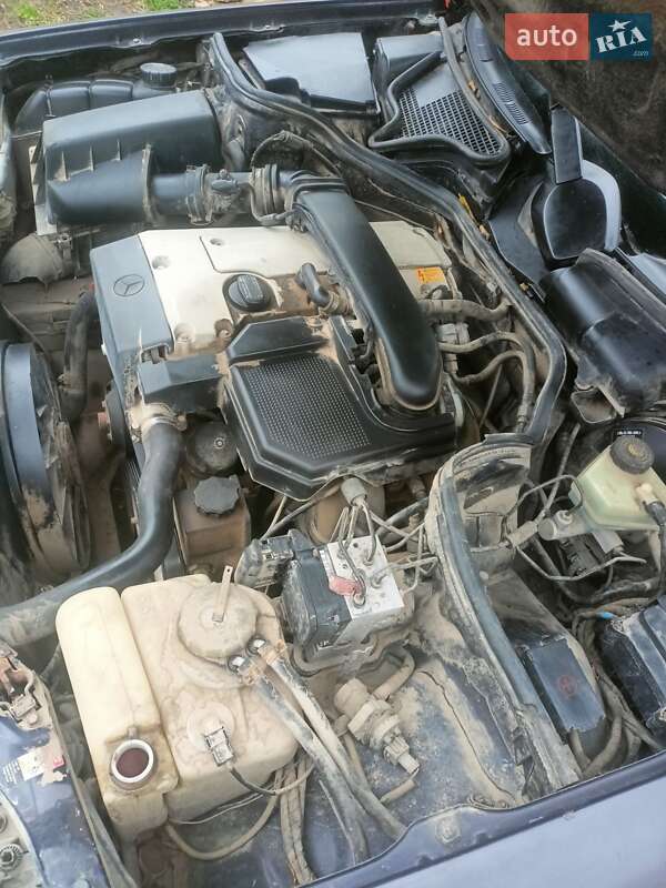 Седан Mercedes-Benz E-Class 1998 в Черновцах