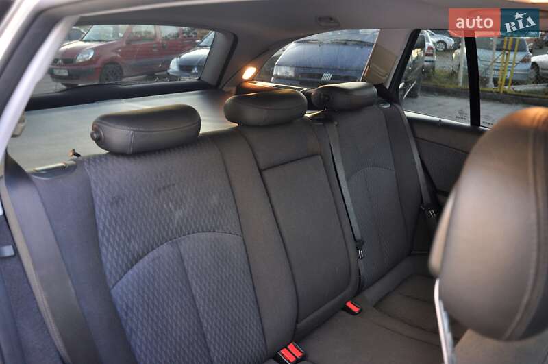 Універсал Mercedes-Benz E-Class 2005 в Львові фото 25 Універсал Mercedes-Benz E-Class 2005 в Львові